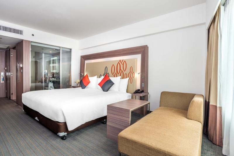 Hilton Garden Inn Bangkok Silom Eksteriør bilde